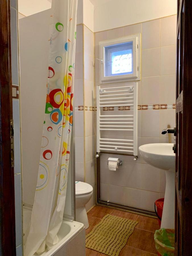 Casa Zmeilor Tasnad Exterior foto