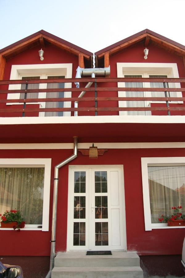 Casa Zmeilor Tasnad Exterior foto